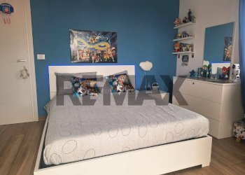 Camera / camera da letto - Four-room apartment via Giovanni Falcone
 
30, Belpasso - photo 8