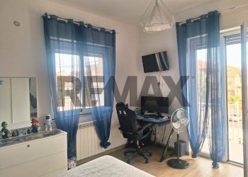 Camera / camera da letto - Four-room apartment via Giovanni Falcone
 
30, Belpasso - photo 9