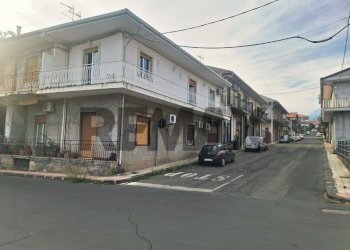 Edificio all\'aperto - Four-room apartment via Giovanni Falcone
 
30, Belpasso - photo 23