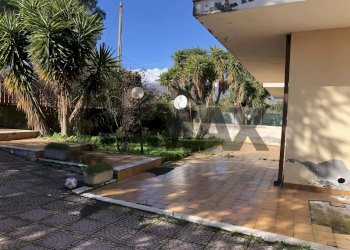 Edificio all\'aperto - Casa semi indipendente Via Leontini
 
48, Mascalucia - foto 7