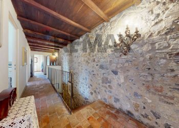 Hall / corridoio - Rustic Via del grottone
 
20, Lucca - photo 25