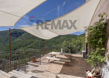Vista delle montagne - Appartamento Frazione castelletta
 
13, Fabriano - foto 1