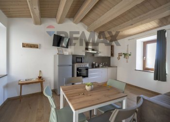Sala da pranzo - Appartamento Frazione castelletta
 
13, Fabriano - foto 9