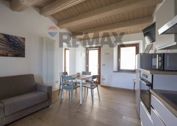 Sala da pranzo - Appartamento Frazione castelletta
 
13, Fabriano - foto 11