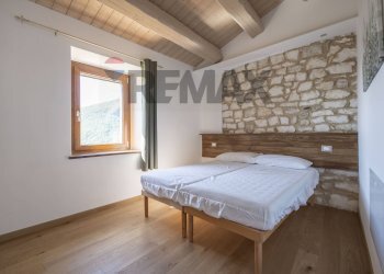 Camera / camera da letto - Appartamento Frazione castelletta
 
13, Fabriano - foto 19