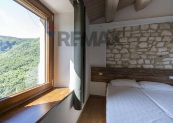 Camera / camera da letto - Appartamento Frazione castelletta
 
13, Fabriano - foto 21