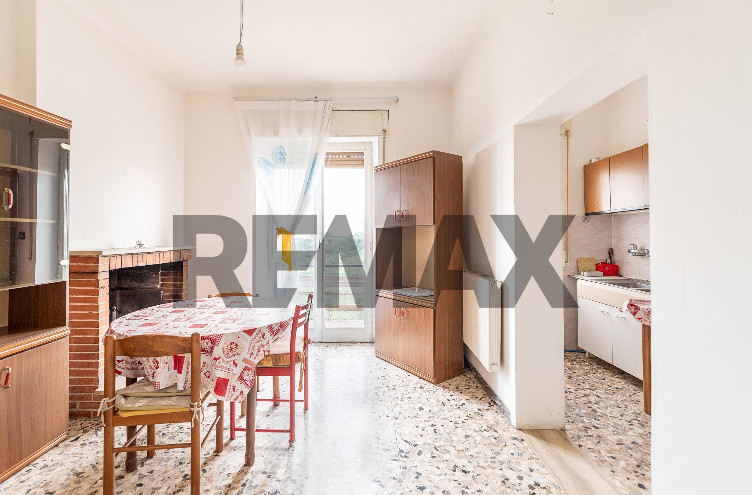 Sala da pranzo - Appartamento Via Giacomo Matteotti
 
186, Cupramontana - foto 1