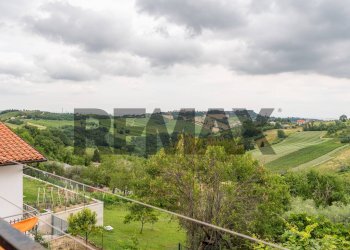 Vista delle montagne - Appartamento Via Giacomo Matteotti
 
186, Cupramontana - foto 7