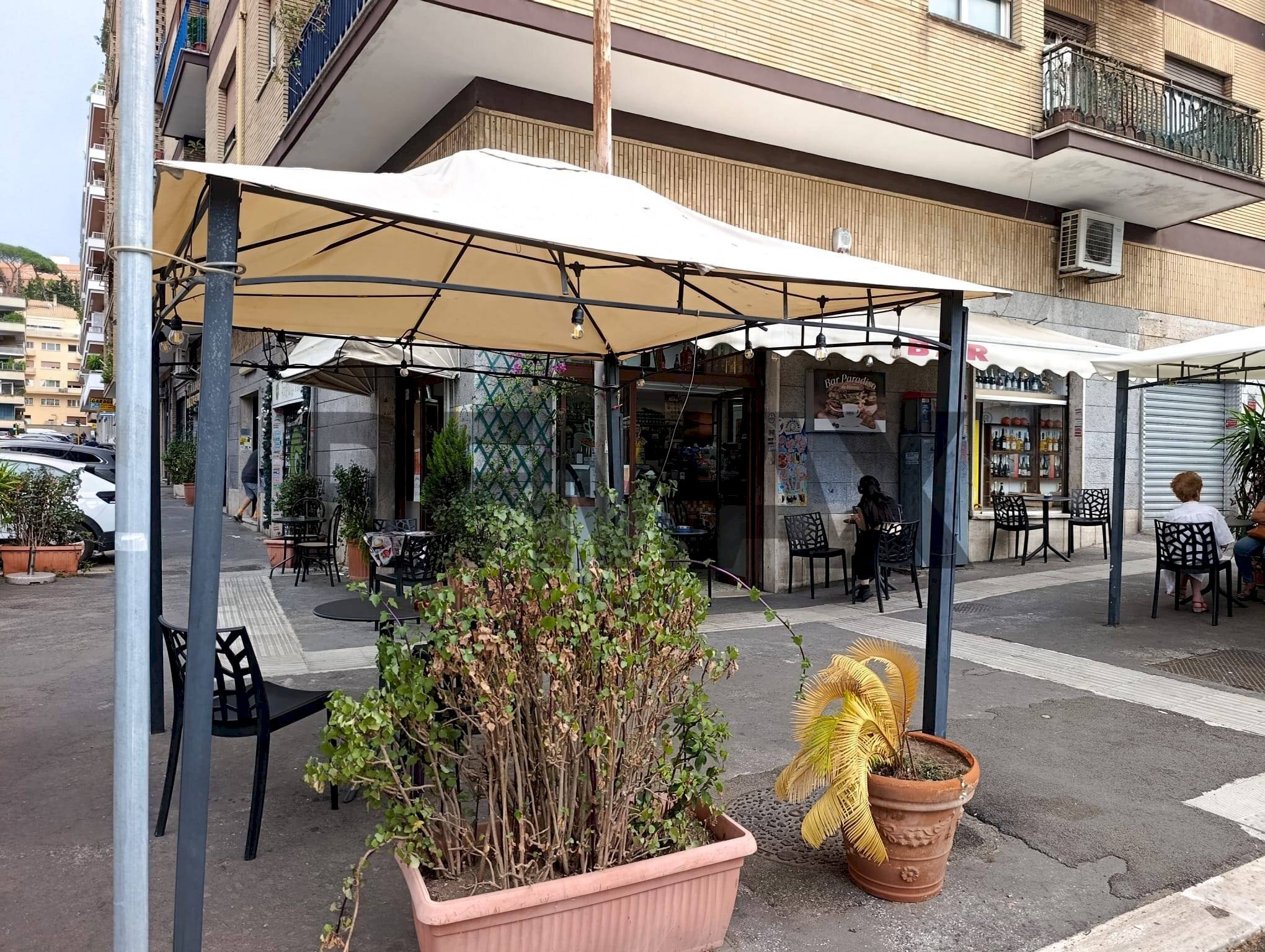 Edificio all\'aperto - Cafeteria - Cold Bar Via Umberto Moricca
47, Roma - photo 2