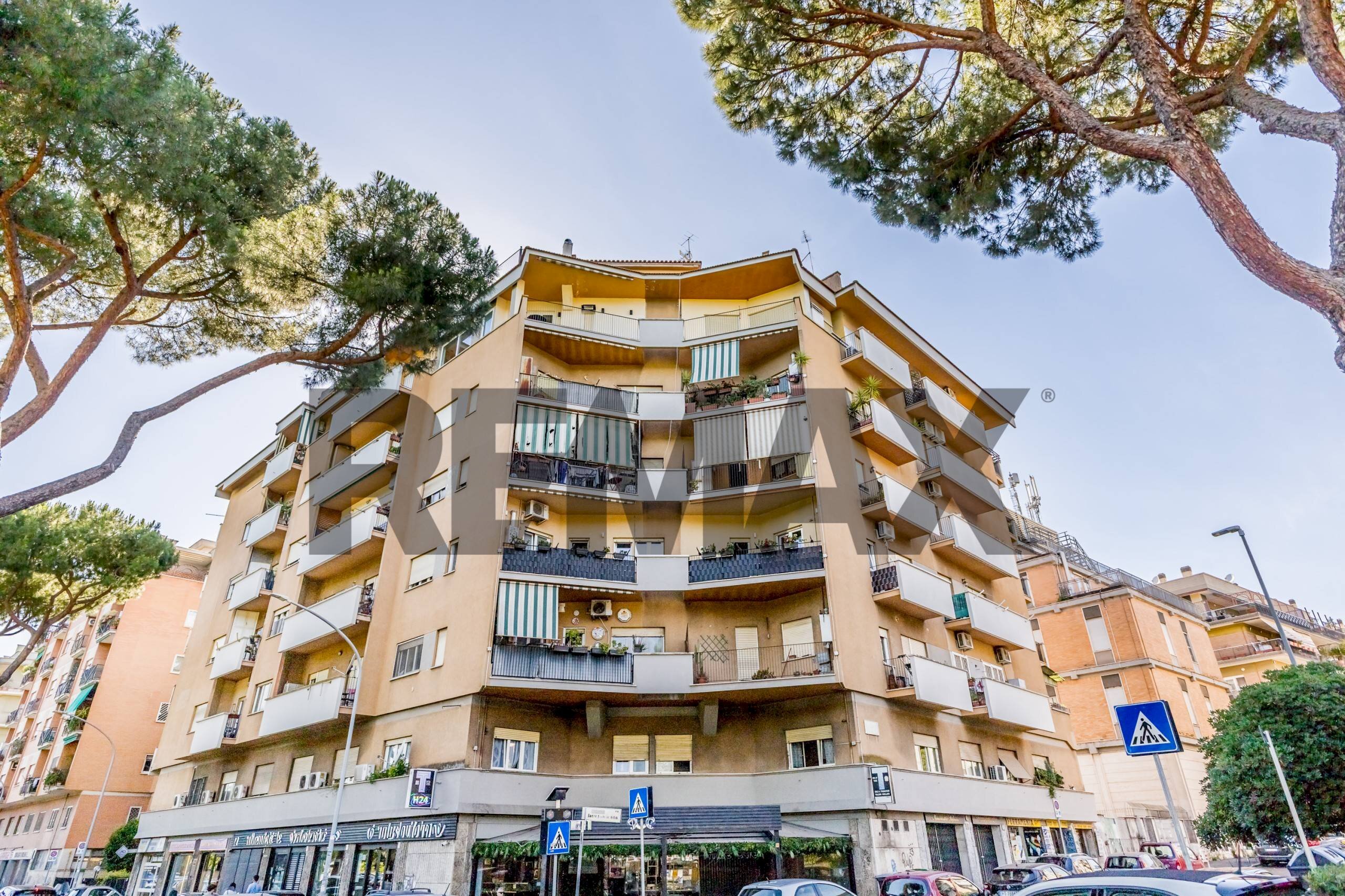 Edificio all\'aperto - Three-room apartment Via Nomentana
 
875, Roma - photo 1