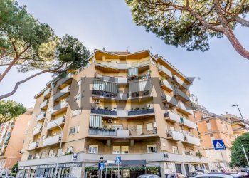 Edificio all\'aperto - Three-room apartment Via Nomentana
875, Roma - photo 1