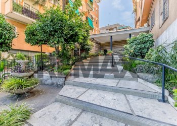 Edificio all\'aperto - Three-room apartment Via Nomentana
875, Roma - photo 2
