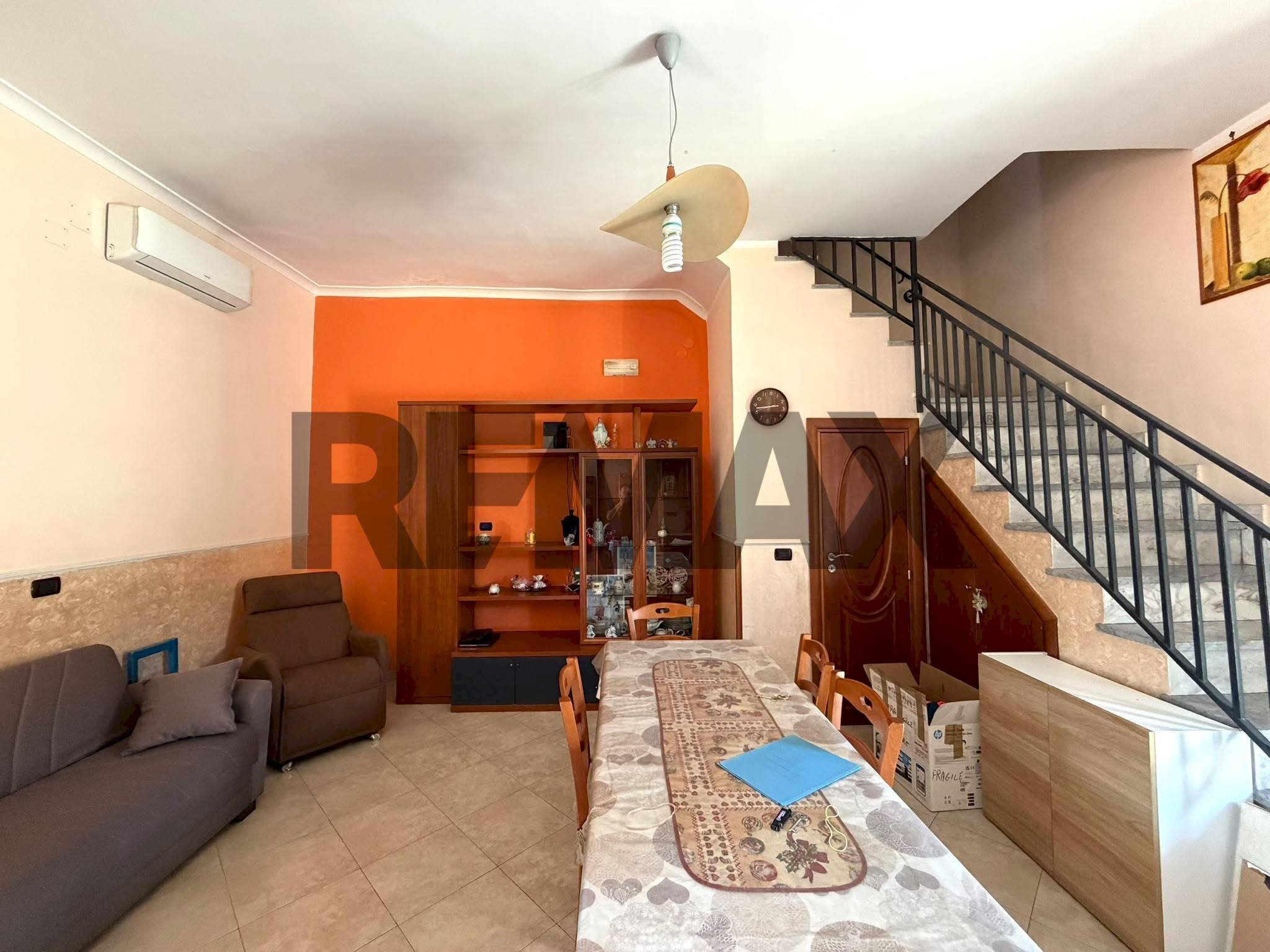 Sala da pranzo - Villa Bifamiliare VIA CARACCIOLO
 
40, Afragola - foto 2