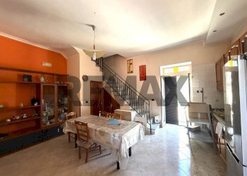 Sala da pranzo - Villa Bifamiliare VIA CARACCIOLO
 
40, Afragola - foto 1