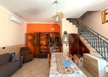 Sala da pranzo - Villa Bifamiliare VIA CARACCIOLO
 
40, Afragola - foto 2
