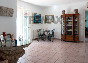 Sala da pranzo - Villa via manica
 
66, Milazzo - photo 22