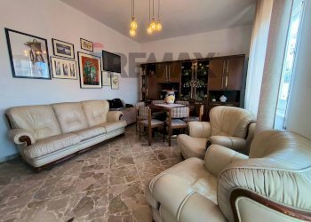 Sala da pranzo - Quadrilocale Via Vittorio Emanule
119, Giardini-Naxos - foto 1