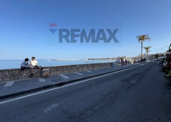 Edificio all\'aperto - Cafeteria - Cold Bar Via Tysandros
106, Giardini-Naxos - photo 17