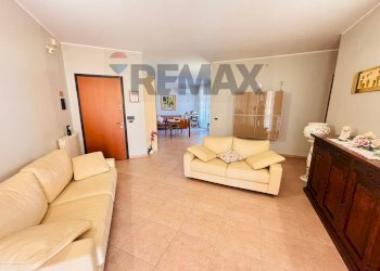 Sala da pranzo - Quadrilocale Via Giuseppe Maria Danieli
 
6, Siracusa - foto 2