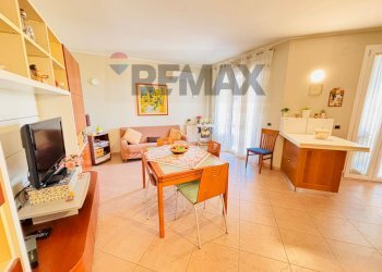 Sala da pranzo - Quadrilocale Via Giuseppe Maria Danieli
 
6, Siracusa - foto 4