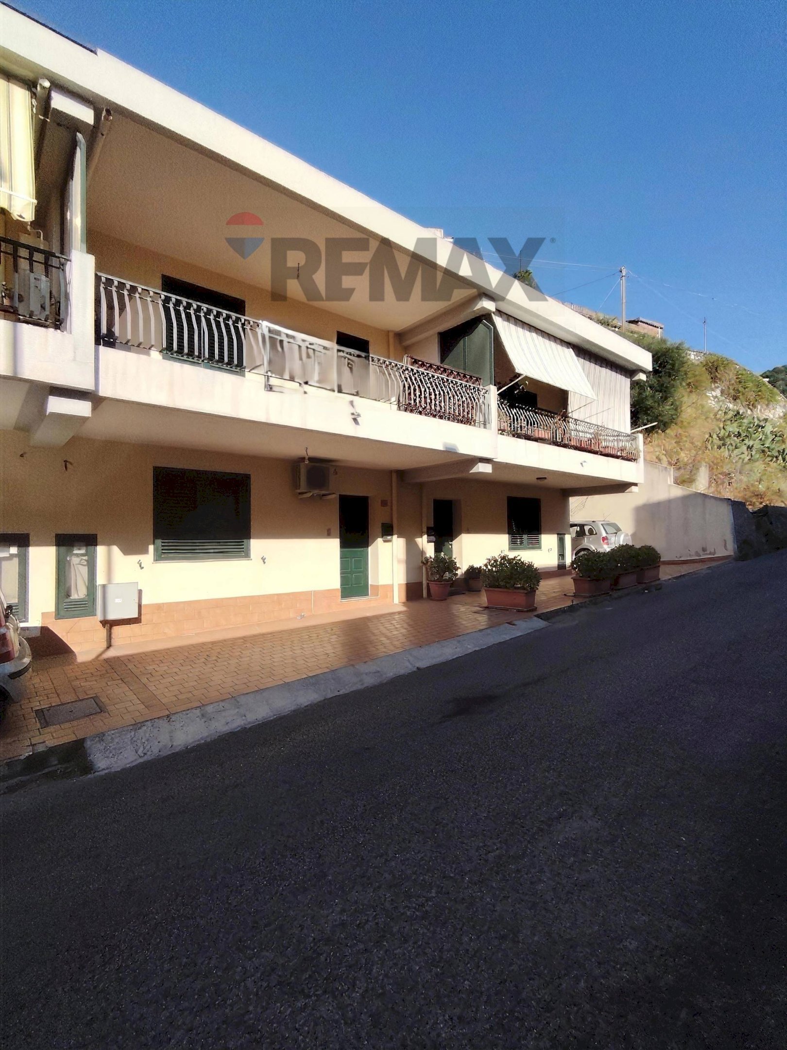 Edificio all\'aperto - Villa a Schiera via facciata
4b, Santa Lucia del Mela - foto 2