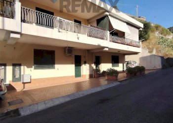 Edificio all\'aperto - Villa a Schiera via facciata
 
4b, Santa Lucia del Mela - foto 2