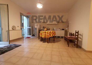 Sala da pranzo - Quadrilocale via facciata
 
70, Santa Lucia del Mela - foto 2