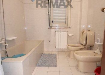 Bagno - Quadrilocale via facciata
 
70, Santa Lucia del Mela - foto 6