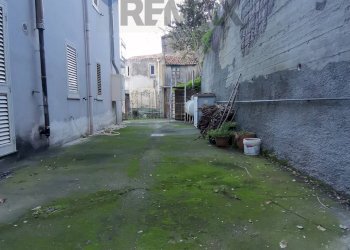 Giardino - Quadrilocale via facciata
 
70, Santa Lucia del Mela - foto 9