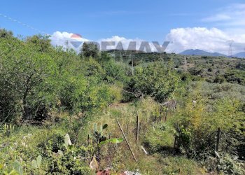Vista delle montagne - Building land contra gesita
24, Pace del Mela - photo 3
