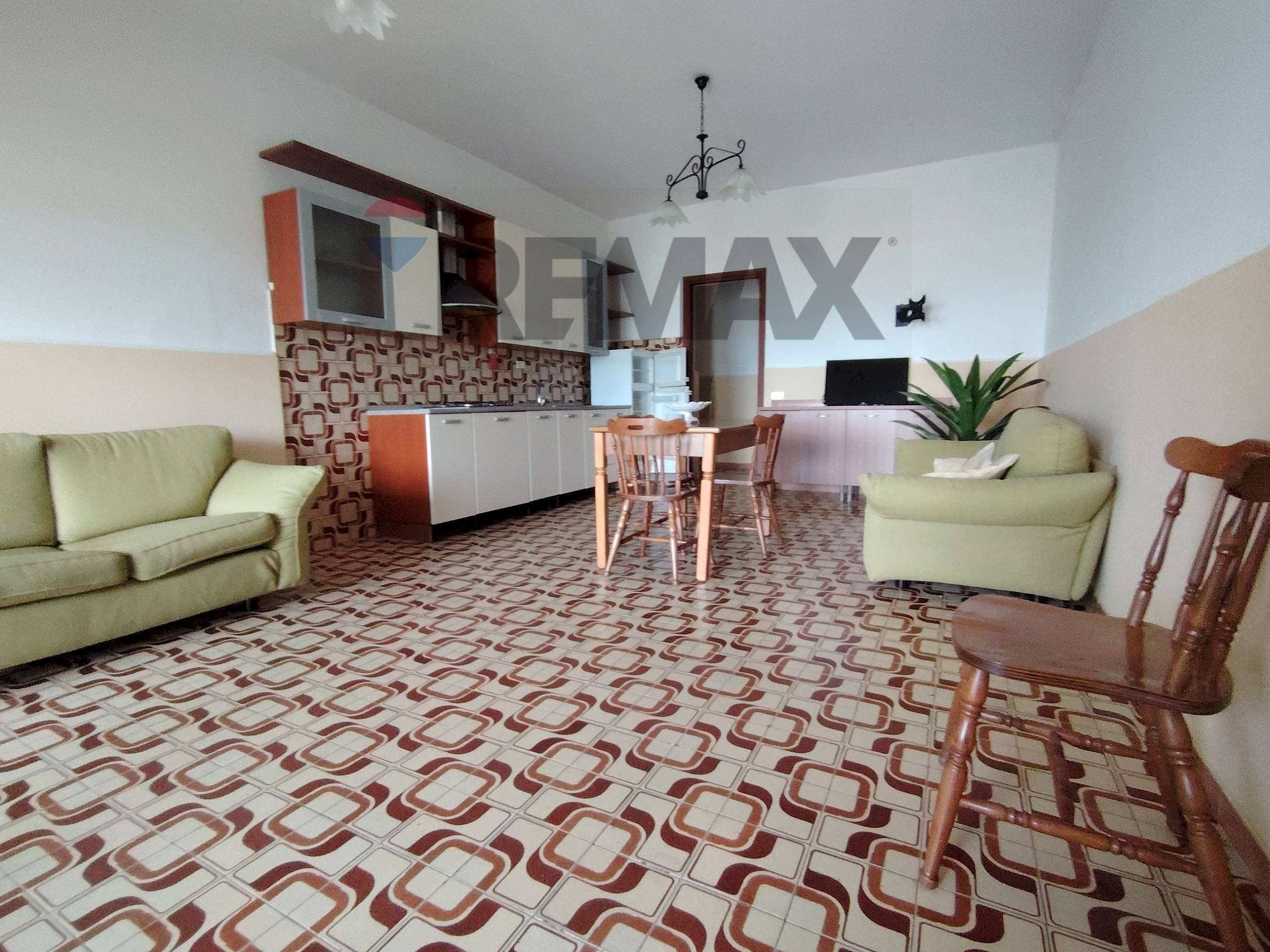 Sala da pranzo - Two-room apartment via marinaio d'italia
 
116, Milazzo - photo 1