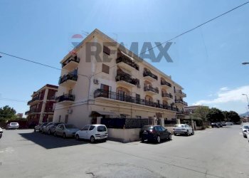 Edificio all\'aperto - Trilocale Via Tenente Giacomo Picciolo
 
21, Milazzo - foto 1