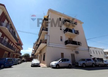 Edificio all\'aperto - Trilocale Via Tenente Giacomo Picciolo
 
21, Milazzo - foto 4