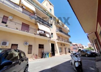 Edificio all\'aperto - Trilocale Via Tenente Giacomo Picciolo
 
21, Milazzo - foto 5