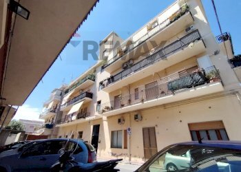 Edificio all\'aperto - Trilocale Via Tenente Giacomo Picciolo
 
21, Milazzo - foto 6