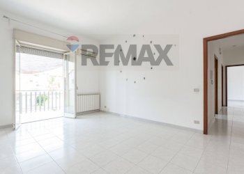 Stanza vuota - Bilocale VIA ORAZIO CONDORELLI
 
6, Motta Sant'Anastasia - foto 1