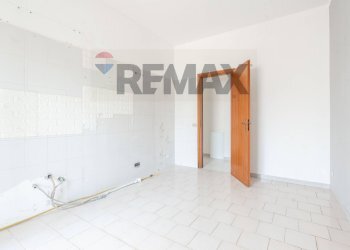 Stanza vuota - Bilocale VIA ORAZIO CONDORELLI
 
6, Motta Sant'Anastasia - foto 8