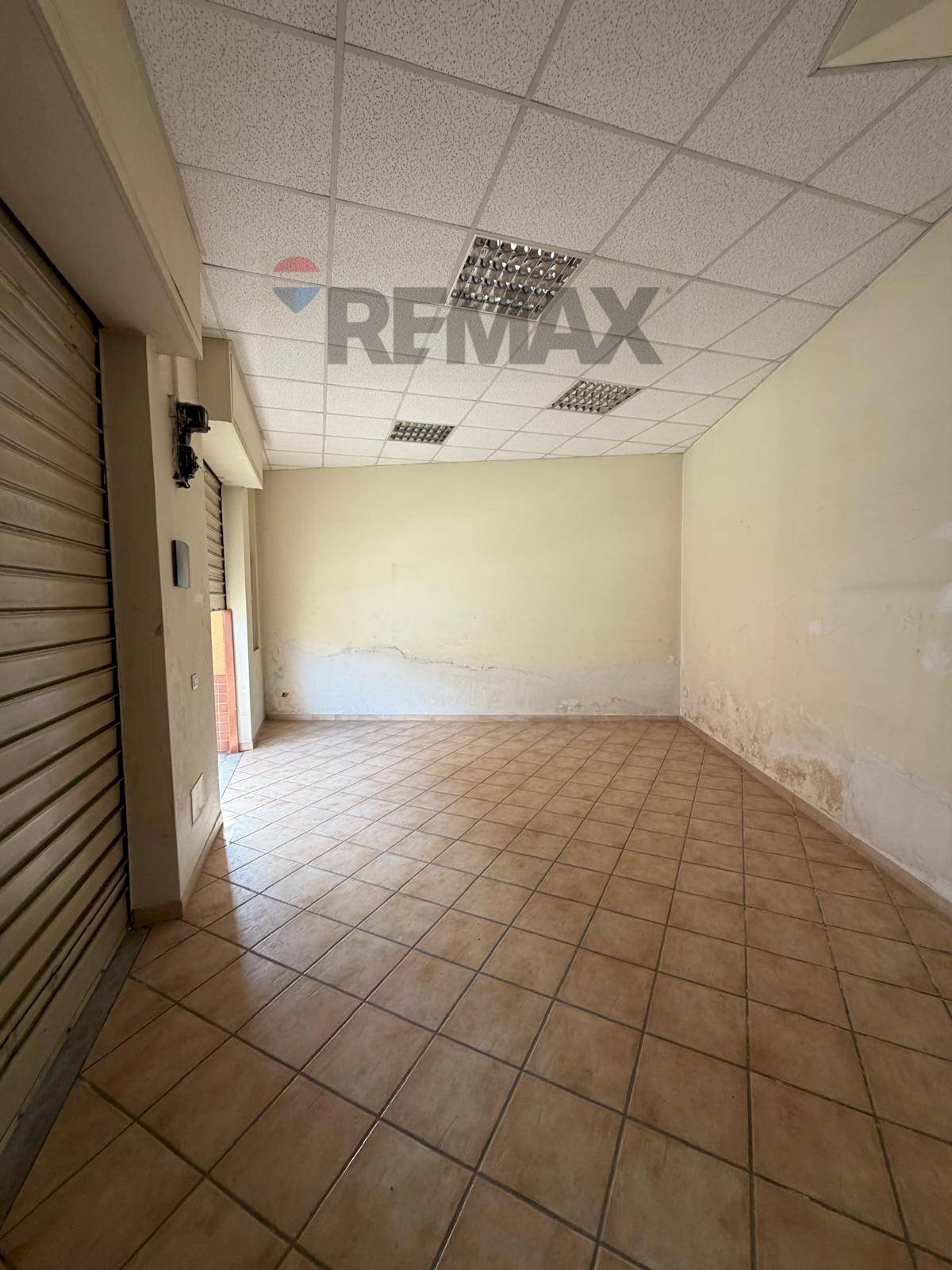 Stanza vuota - Commercial Premises VIALE DELLA REGIONE
229, San Giovanni la Punta - photo 3