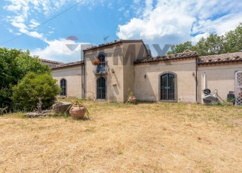 Casa all\'aperto - Rustic ss 120
 
s/n, Linguaglossa - photo 2