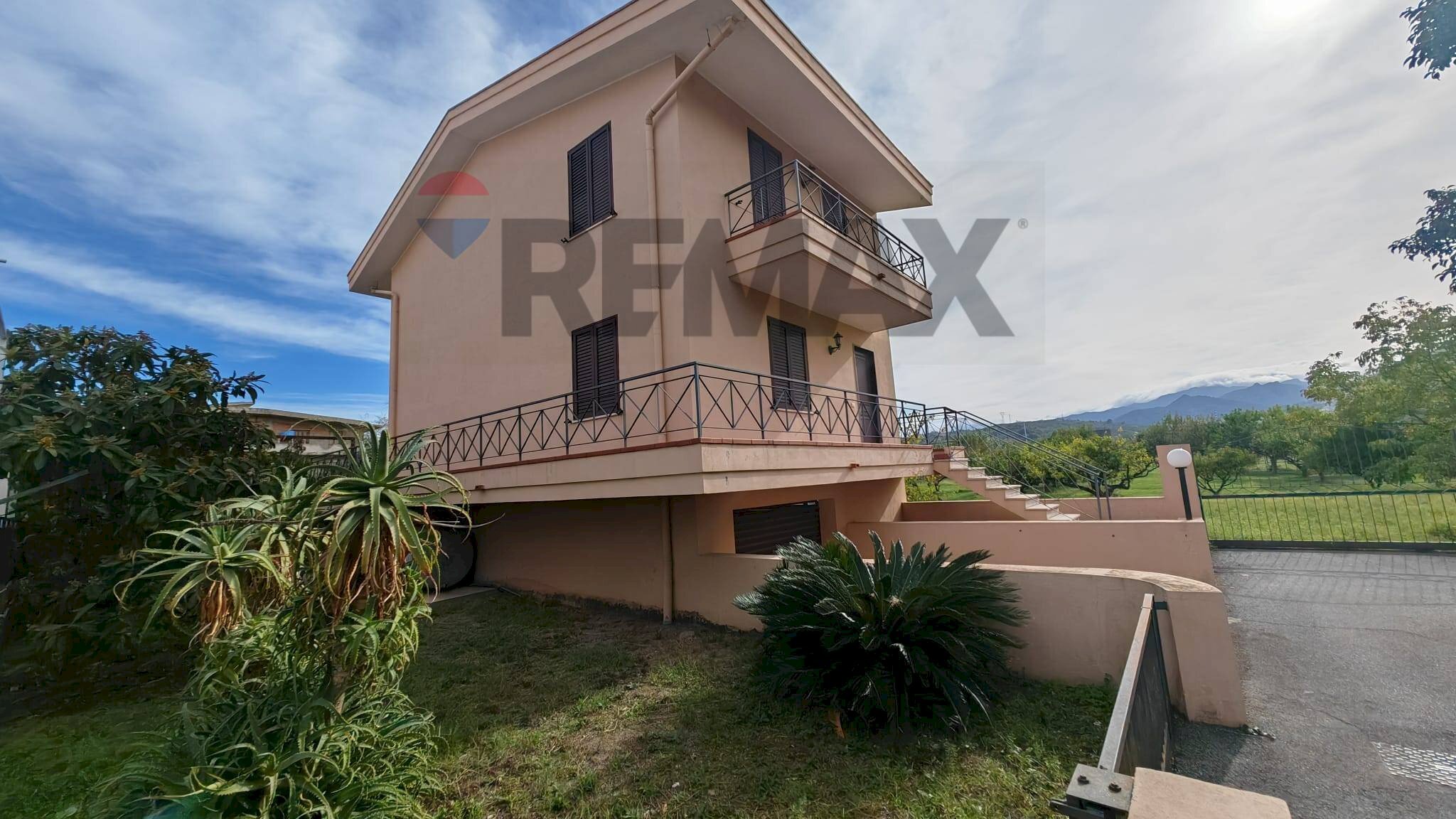 Casa all\'aperto - Villa via brodolini
 
185, San Filippo del Mela - foto 1