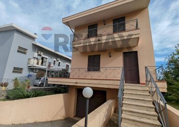 Edificio all\'aperto - Villa via brodolini
 
185, San Filippo del Mela - foto 3