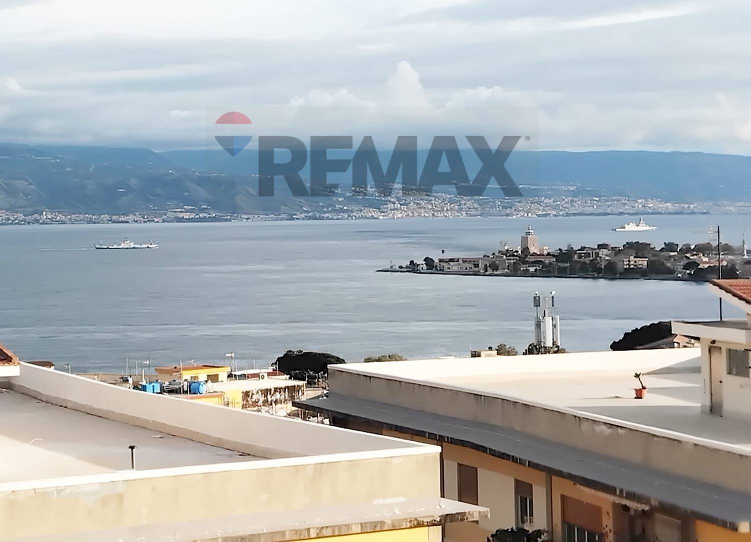 Vista dell\'acqua - Attico via grattugeri
 
71, Messina - foto 1