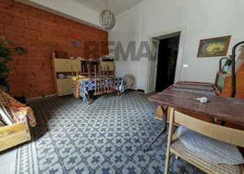 Sala da pranzo - Casa semi indipendente via giuseppe mazzini
 
90, Lipari - foto 9