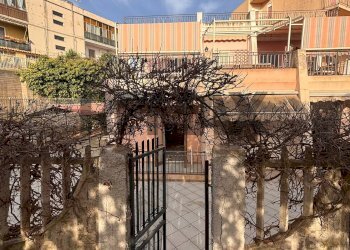 Edificio all\'aperto - Casa indipendente Via Hegel
 
8, Augusta - foto 10