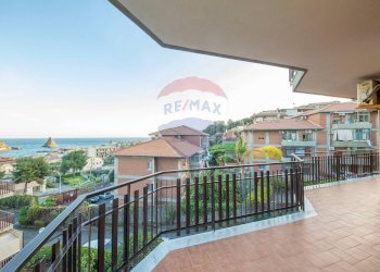 Balcone - Four-room apartment VIA DUSMET
 
7, Aci Castello - photo 3