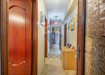 Hall / corridoio - Four-room apartment VIA DUSMET
 
7, Aci Castello - photo 10