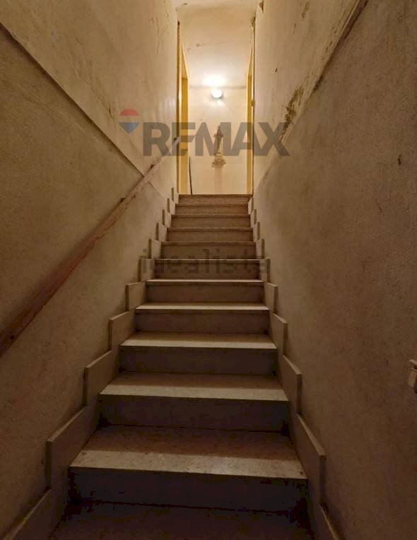 Scale - Casa indipendente in Piazza della Liberazione
 
21, San Filippo del Mela - foto 2