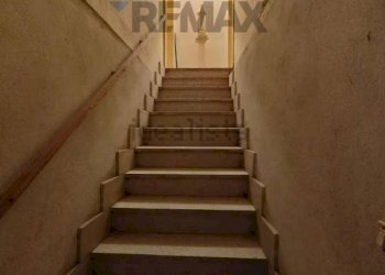 Scale - Casa indipendente in Piazza della Liberazione
 
21, San Filippo del Mela - foto 2
