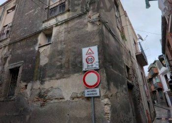 Edificio all\'aperto - Casa indipendente in Piazza della Liberazione
 
21, San Filippo del Mela - foto 6