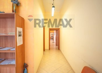 Hall / corridoio - Locale Commerciale VIA P. DI PIEMONTE
181, Fiumefreddo di Sicilia - foto 15